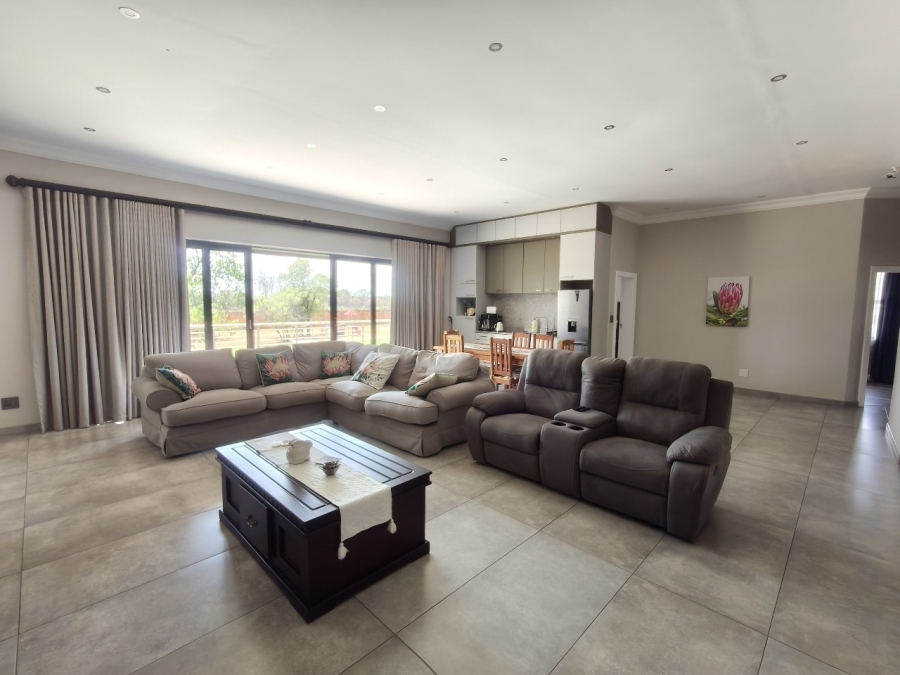 7 Bedroom Property for Sale in Wigwam North West